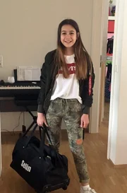 Wie wäre es, bei einer Show vor großem Publikum tanzen zu dürfen? Davon träumt die 12-jährige Selin schon lange! Wie wäre es, bei einer Show vor großem Publikum tanzen zu dürfen? Davon träumt die 12-jährige Selin schon lange!