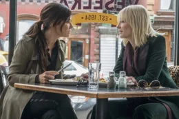 v.li.: Debbie Ocean (Sandra Bullock), Lou (Cate Blanchett).