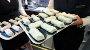 Neue Porzellan-Bänkchen für heiße Tücher. Neue Porzellan-Bänkchen für heiße Tücher.