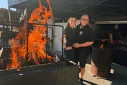 Sandra und Oliver Schröbel – das Grillen ist ihrer gemeinsamen Leidenschaft. Sandra und Oliver Schröbel – das Grillen ist ihrer gemeinsamen Leidenschaft.