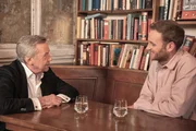 In dieser Folge „Terra Xplore“ trifft Psychologe Leon Windscheid (r.) Schlagerstar Roland Kaiser (l.) und spricht mit ihm darüber, was Schlagermusik so besonders macht. In dieser Folge „Terra Xplore“ trifft Psychologe Leon Windscheid (r.) Schlagerstar Roland Kaiser (l.) und spricht mit ihm darüber, was Schlagermusik so besonders macht.