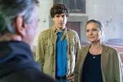 Was auf den ersten Blick wie Stigmata in seinen H&auml;nden aussieht, stellen sich als Abwehrverletzungen heraus. Der Mord muss eine Affekttat sein. Was wissen seine Ordensbr&uuml;der?