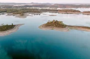 Kleine Inseln im Alqueva-Stausee Kleine Inseln im Alqueva-Stausee