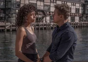 „Blonde Ambition“ – Olivia Swann als NCIS Special Agent Captain Michelle Mackey und Todd Lasance als AFP Liaison Officer Sergeant Jim „JD“ Dempsey in NCIS: Sydney, Episode 8, Staffel 1. „Blonde Ambition“ – Olivia Swann als NCIS Special Agent Captain Michelle Mackey und Todd Lasance als AFP Liaison Officer Sergeant Jim „JD“ Dempsey in NCIS: Sydney, Episode 8, Staffel 1.