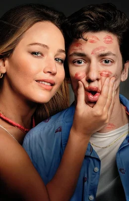Maddie (Jennifer Lawrence), Percy (Andrew Barth Feldman).