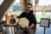 Ob Ballermann- oder Herzschmerz-Schlager – sie folgen alle dem gleichen Muster. Dr. Markus Henrik alias Dr. Pop entschlüsselt für "Terra Xplore" das geheime Rezept. Ob Ballermann- oder Herzschmerz-Schlager – sie folgen alle dem gleichen Muster. Dr. Markus Henrik alias Dr. Pop entschlüsselt für "Terra Xplore" das geheime Rezept.