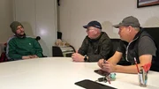 Pascal (li.) im Gespräch mit Lothar und Michael (re.) Pascal (li.) im Gespräch mit Lothar und Michael (re.)
