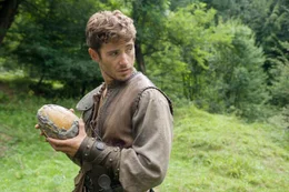 Gareth (Julian Morris)