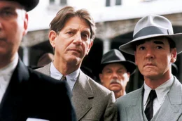 Alex Winckler (Peter Coyote, Mi.) agiert als deutscher Spion.