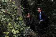 V.l.: Elena Delgado (Roselyn Sanchez) und Martin Fitzgerald (Eric Close).
