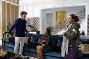 Ines' Einzug ins Brock-Penthouse sorgt bei (v.l.n.r.) Jascha (Anno Kaspar Friedrich von Heimburg), Melissa (Sarah Maria Besgen) und Maria (Josephine Martz) für heftige Diskussionen ... Ines' Einzug ins Brock-Penthouse sorgt bei (v.l.n.r.) Jascha (Anno Kaspar Friedrich von Heimburg), Melissa (Sarah Maria Besgen) und Maria (Josephine Martz) für heftige Diskussionen ...