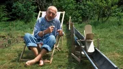 Ein heißer Sommer in Bärstadt. Beim Umleiten des Bärbachs in seinen Garten, entdeckt Peter (Peter Lustig) die Wasserkraft und wie man diese nutzen kann. Ein heißer Sommer in Bärstadt. Beim Umleiten des Bärbachs in seinen Garten, entdeckt Peter (Peter Lustig) die Wasserkraft und wie man diese nutzen kann.