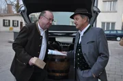 Stadler (Heinrich Stadler) und Lorenz Schattenhofer (Werner Rom). Schattenhofer freut sich diebisch, als er von Stadlers Racheplan erf&auml;hrt.