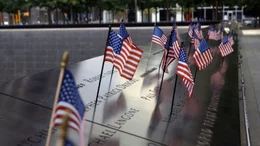 Die Namen aller Opfer der Anschl&auml;ge werden mit dem 9/11 Memorial in New York geehrt.