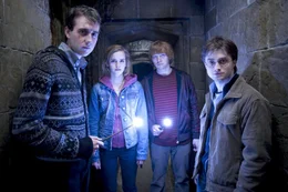 (v.li.): Matthew Lewis (Neville Longbottom), Emma Watson (Hermine Granger), Rupert Grint (Ron Weasley), Daniel Radcliffe (Harry Potter).