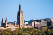 Auf dem Parliament Hill in Ottawa befindet sich das Zentrum der kanadischen Macht. Hier entscheidet sich das Schicksal des Landes.
