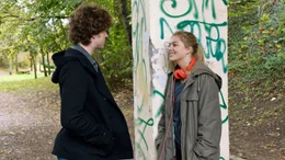 Paula (Louane Emera) und Gabriel (Ilian Bergala) lernen sich besser kennen.