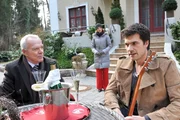 ARD Sturm der Liebe, Folge 1762. Konstantin (Moritz Tittel, r.) offenbart Werner (Dirk Galuba, l.) seine Zweifel bezüglich seiner bevorstehenden Hochzeit. Natascha (Melanie Wiegmann, M.) ist entsetzt. ARD Sturm der Liebe, Folge 1762. Konstantin (Moritz Tittel, r.) offenbart Werner (Dirk Galuba, l.) seine Zweifel bezüglich seiner bevorstehenden Hochzeit. Natascha (Melanie Wiegmann, M.) ist entsetzt.