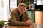 Scott (Brendan Gleeson) und Ellen bekommen unerwarteten Besuch bei ihrem wöchentlichen „Warm-up“ kurz vor ihrer Sitzung. Scott (Brendan Gleeson) und Ellen bekommen unerwarteten Besuch bei ihrem wöchentlichen „Warm-up“ kurz vor ihrer Sitzung.