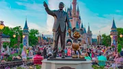 Walt Disney statue Walt Disney statue