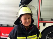 Florian ist schon passend angezogen – die Schutzkleidung steht ihm sehr gut! Florian ist schon passend angezogen – die Schutzkleidung steht ihm sehr gut!