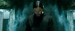 Nach seinem Experiment hat Morbius (Jared Leto) sogar eine Art von Echoortung entwickelt.