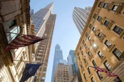 Die ersten New Yorker Hochhausschluchten, wie man sie heute kennt, wurden ab den 1880er Jahren unter dem Einfluss zweier ehrgeiziger Baumeister angelegt.