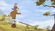 Dr. Brumm, Superdachs 3000 und Bibi bilden auf einem Holzfass eine Pyramide, von der Bibi auf die Wippe springen soll, um den Drachen in die Luft zu katapultieren. Dr. Brumm, Superdachs 3000 und Bibi bilden auf einem Holzfass eine Pyramide, von der Bibi auf die Wippe springen soll, um den Drachen in die Luft zu katapultieren.