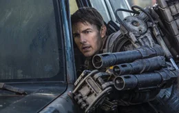 Major Bill Cage (Tom Cruise).