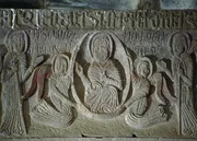 Kloster Sanahin.; Ansicht des Wehrklosters Haghpat. Die Klosteranlage der Armenisch-Apostolischen Kirche wurde im 10. Jahrhundert gegründet.; Detailansicht des "All-Erlöser-Kreuzsteins" aus dem Kloster Haghpat. Gott wird mit Engeln dargestellt. Kloster Sanahin.; Ansicht des Wehrklosters Haghpat. Die Klosteranlage der Armenisch-Apostolischen Kirche wurde im 10. Jahrhundert gegründet.; Detailansicht des "All-Erlöser-Kreuzsteins" aus dem Kloster Haghpat. Gott wird mit Engeln dargestellt.