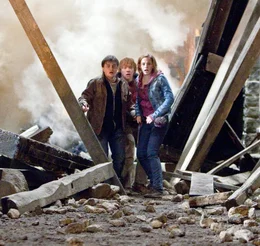 (v.li.): Daniel Radcliffe (Harry Potter), Rupert Grint (Ron Weasley), Emma Watson (Hermine Granger).
