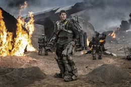 Major Bill Cage (Tom Cruise).