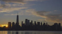 Seit 2014 schlie&szlig;t der 541 Meter hohe Turm des One World Trade Centers die L&uuml;cke in New Yorks Skyline.
