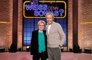 Treten bei „Wer weiß denn sowas?“ gegeneinander an: Die Sängerin Peggy March (l.) und der Sänger Peter Kraus (r.). Treten bei „Wer weiß denn sowas?“ gegeneinander an: Die Sängerin Peggy March (l.) und der Sänger Peter Kraus (r.).