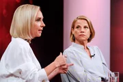 Nadja Bernhard, Kristina Sprenger. Nadja Bernhard, Kristina Sprenger.