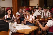 Mit dabei waren auch Die Hollerstauden: Die drei Pinzgauerinnen singen flotte, einheimische Lieder. Mit dabei waren auch Die Hollerstauden: Die drei Pinzgauerinnen singen flotte, einheimische Lieder.