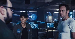 v.li.: KC Houseman (John Bradley), Jocinda Fowler (Halle Berry), Brian Harper (Patrick Wilson)