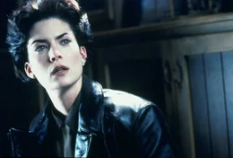 Wayne heuert einen Killer an, der seine Ehefrau, die untreue Suzanne (Lara Flynn Boyle), t&ouml;ten soll. Mit ungeahnten Folgen ...