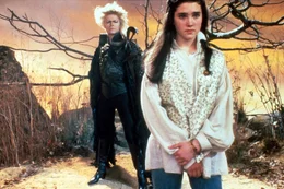 L-R: Jareth (David Bowie), Sarah (Jennifer Connelly)