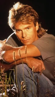 MacGyver (Richard Dean Anderson) MacGyver (Richard Dean Anderson)
