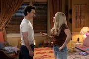 Montana Jordan als Georgie Cooper und Emily Osment als Mandy McAllister Montana Jordan als Georgie Cooper und Emily Osment als Mandy McAllister