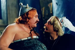L-R: Ob&eacute;lix (G&eacute;rard Depardieu) und Ast&eacute;rix (Christian Clavier)