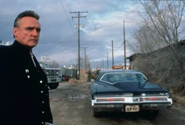 Noch ahnt der hinterh&auml;ltige Lyle (Dennis Hopper) nicht, dass er nicht der einzige ist, der als Killer angeheuert wurde ...