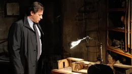 Detective Mark Hoffman (Costas Mandylor)