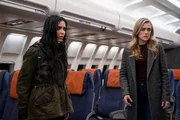 Saanvi Bahl (Parveen Kaur, l.); Michaela Stone (Melissa Roxburgh, r.) Saanvi Bahl (Parveen Kaur, l.); Michaela Stone (Melissa Roxburgh, r.)