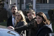 (v.l.n.r.) Jared Vasquez (J.R. Ramirez); Michaela Stone (Melissa Roxburgh); Zeke Landon (Matt Long); Drea Mikami (Ellen Tamaki). (v.l.n.r.) Jared Vasquez (J.R. Ramirez); Michaela Stone (Melissa Roxburgh); Zeke Landon (Matt Long); Drea Mikami (Ellen Tamaki).