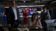 (v.l.n.r.) Dr. Jason Bull (Michael Weatherly); Marissa Morgan (Geneva Carr); Taylor Rentzel (MacKenzie Meehan); Benny Colón (Freddy Rodriguez) (v.l.n.r.) Dr. Jason Bull (Michael Weatherly); Marissa Morgan (Geneva Carr); Taylor Rentzel (MacKenzie Meehan); Benny Colón (Freddy Rodriguez)