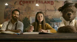 Cal (Ryan Reynolds, l.); Bea (Cailey Fleming, r.)