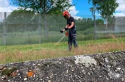 Das Grenzdenkmal W&uuml;lperode (Landkreis Harz) &ndash; ein ca. 50 Meter langes erhalten gebliebenes St&uuml;ck des ehemaligen Kfz-Sperrgrabens samt Streckmetallzaun &ndash; blieb auf Initiative einer Sch&uuml;lerin aus W&uuml;lperode in den 90er Jahren erhalten. Auf Anregung des &bdquo;Grenzerkreises Abbenrode&ldquo; hat das Fallstein-Gymnasium Osterwieck die Patenschaft &uuml;ber das Denkmal &uuml;bernommen. Jedes Jahr pflegen die jeweiligen Zehntkl&auml;ssler des Gymnasiums die Anlagen. Arbeitseinsatz am 13. Juni 2024.