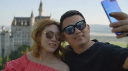 Selfie vor dem Schloss Neuschwanstein.